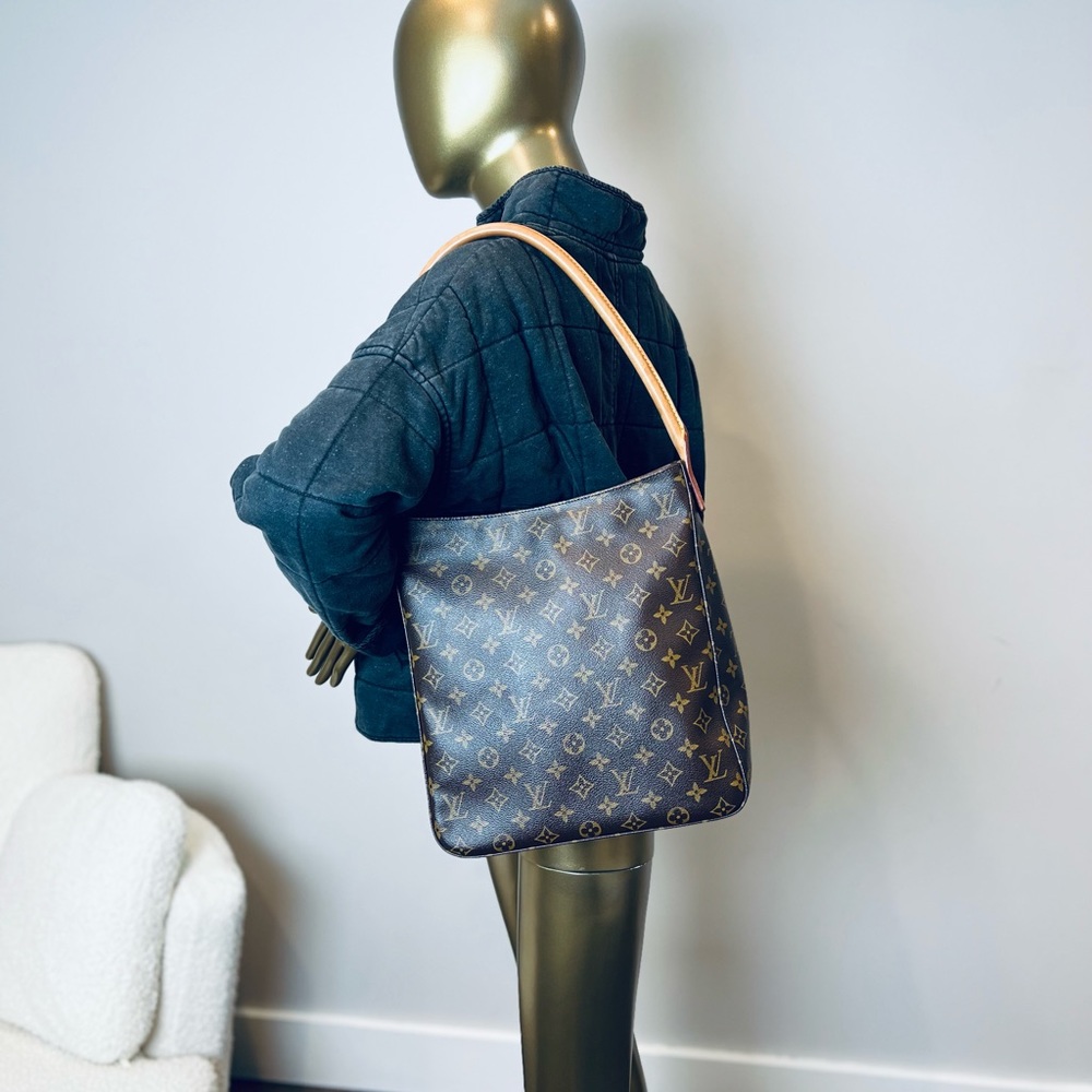 Authentic gorgeous Louis Vuitton Looping Monogram GM in excellent condition. - Picture 13 of 14